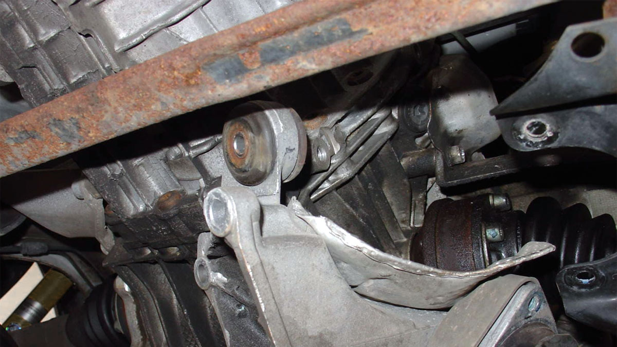 6 знаци на неуспешна монтажа на менувачот (и трошоци за замена)